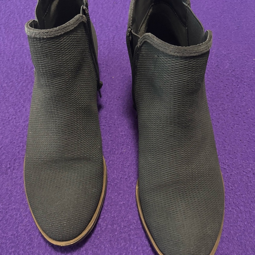 Kensie Grey Ankle Boots